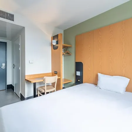 Lieusaint Carre Senart Hotell 2*