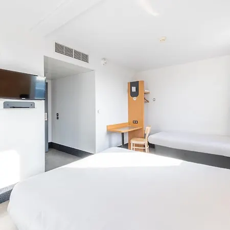 Hotell Lieusaint Carre Senart 2*